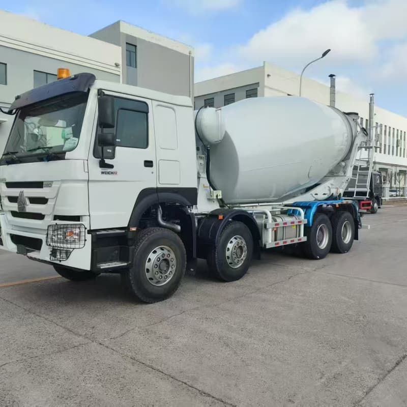 HOWO Concrete Mixer Truck 380HP 8x4 For Sale , New/Used
