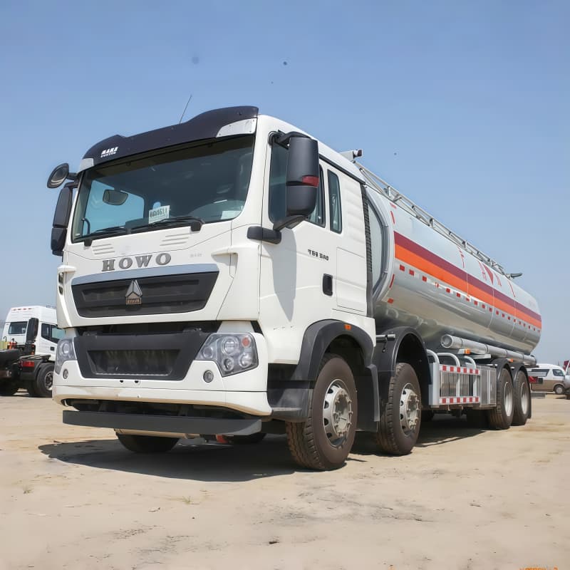 HOWO T5G 340hp Fuel Tanker Truck 8x4 For Sale , New/Used