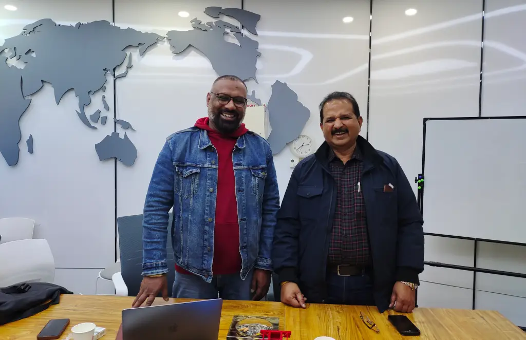 How Shacman Dump Trucks and Powder Tankers Are Powering Dubai’s Newest Infrastructure Projects?