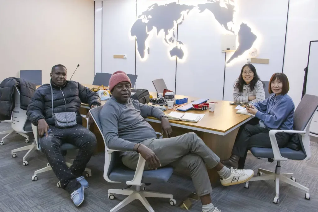 Why Zimbabwe Contractors Choose HOWO Concrete Mixer Trucks for Infrastructure Projects in 2026?